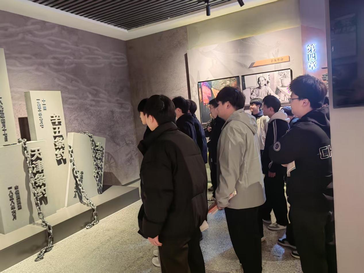 杨.jpg