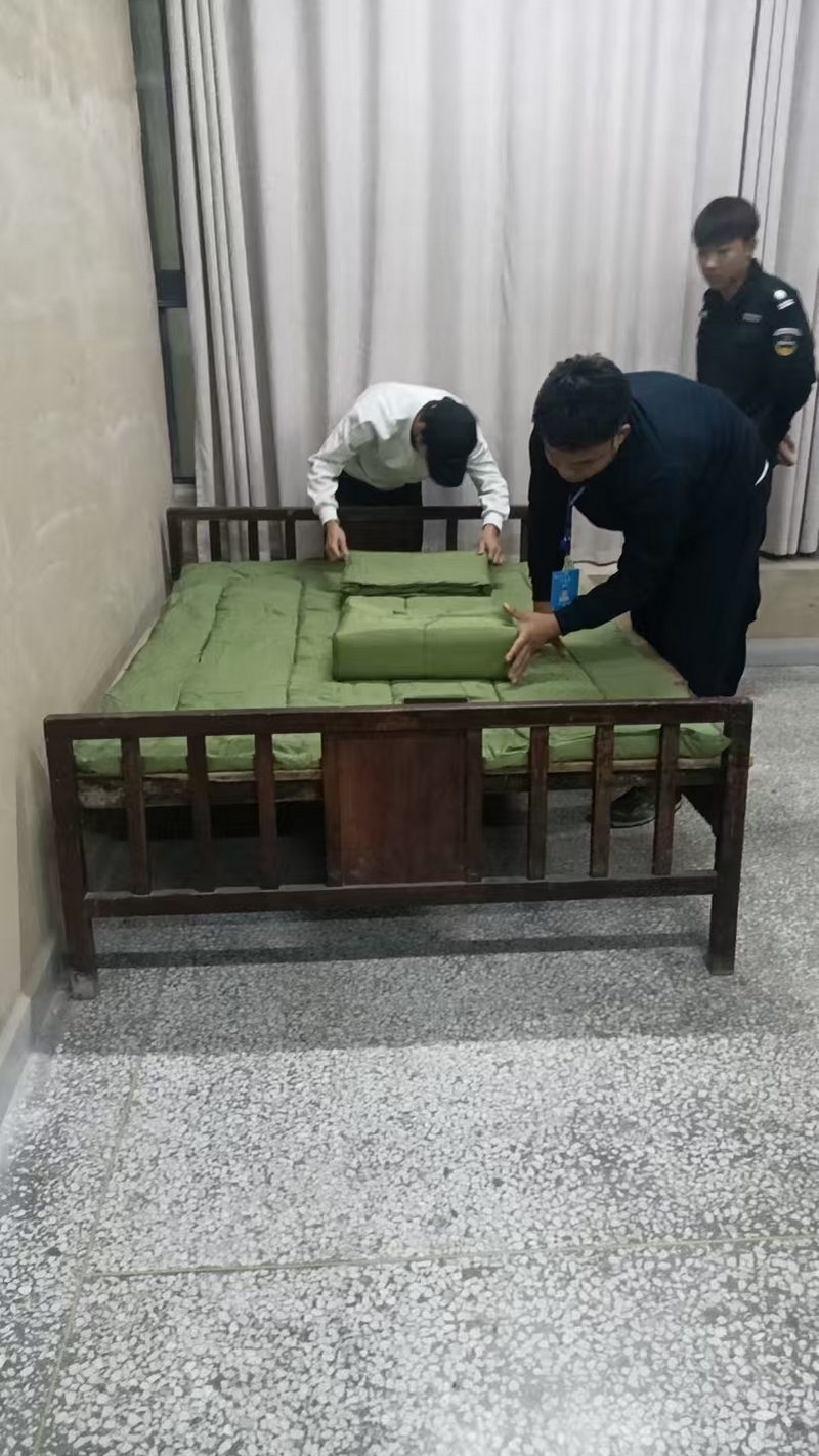 图片2.jpg 图片2.jpg